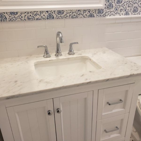 Cleaned bathroom tiles, demonstrating professional tile cleaning services